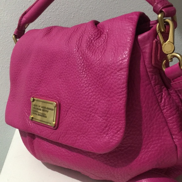 MARC BY MARC JACOBS Large Hot Pink Leather Shoulder Bag / Crossbody Bag Purse - Picture 5 of 17